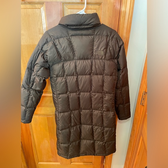 North Face Puffer Jacket - Picture 2 of 3